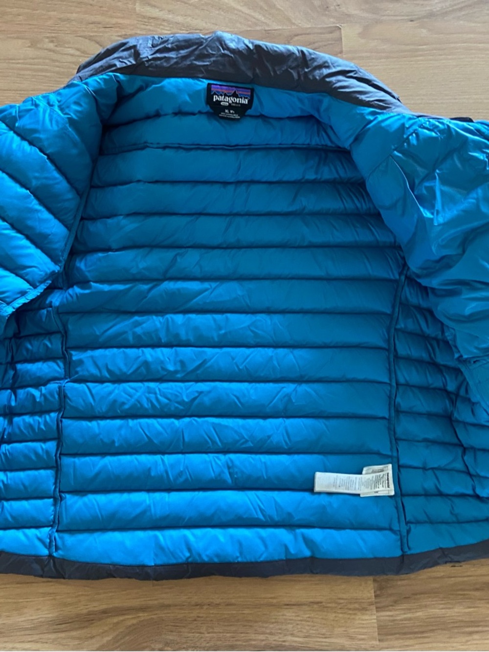 Patagonia Men's Puffer Jacket XL- Grey with Bright Teal Lining - Picture 3 of 9